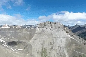 西藏萨普雪山